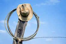 Lasso Stone Necklace