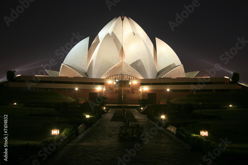 Fotografie, Obraz Bahai lotus temple at night in delhi, india