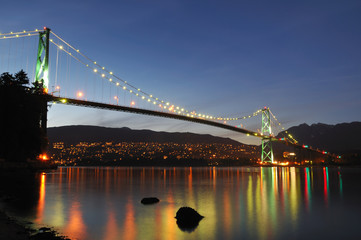 Wall Mural - Lions Gate Bridge at night, Vancouver, bc