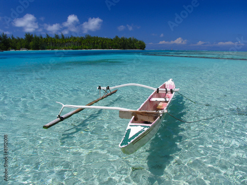 Cuadros en Lienzo Fishing boat in polynesian beach