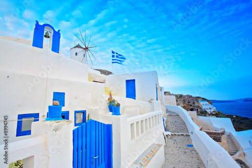 Board z aluminiowym obramowaniem Scena z wioski Oia na wyspie santorini, Grecja