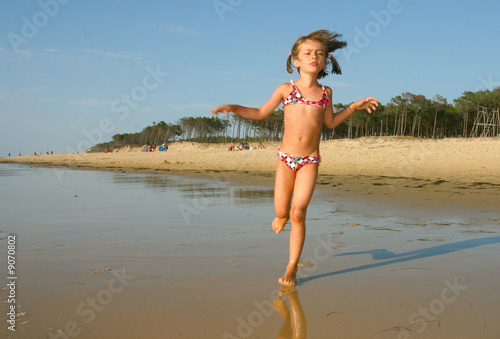Fillette Courant Sur La Plage 3 Stock Photo Adobe Stock Fillette Courant Sur La Plage 3 Stock Photo Adobe Stock