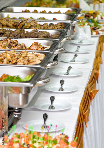 Fotografie, Obraz metallic banquet meal trays served on tables