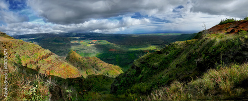 Board z aluminiowym obramowaniem Panorama kanionu wiamea krajobraz w Kauai na Hawajach