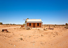 Great Image Of An Old House In The Desert