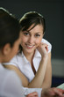 © auremar - Portrait de jeune femme souriante au bureau