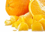Pomarańcza i kawałki pomarańczy
