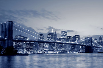 Wall Mural - Brooklyn Bridge and Manhattan skyline At Night