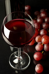 Canvas Print - Red wine and grape