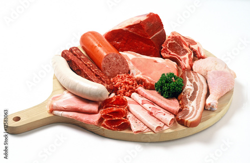 Fotografie, Obraz Holzteller mit Fleisch und Wurst/plate with meats and sausage