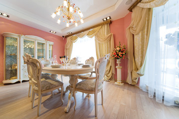 white table and chairs