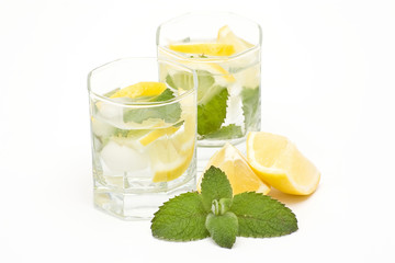 Sticker - water with ice, mint and lemon