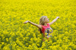 © photoCD - happy girl in yellow field