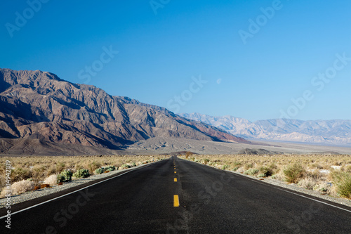 Board z aluminiowym obramowaniem Autostrada dolina śmierci california