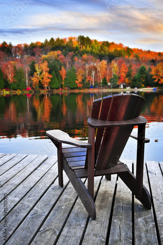 bedruckte Wasserabweisende Stoffe - Wooden dock on autumn lake (von Elenathewise)