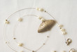 canvas print picture - Muschel-Perlenkette
