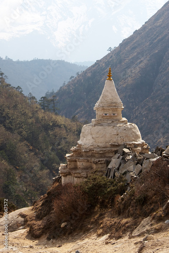Obraz na płótnie canvas trzyczęściowy "tryptyk" Stara buddyjska stupa w Tybecie, Himalaje, Nepal