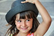 canvas print picture - Mädchen mit Hut