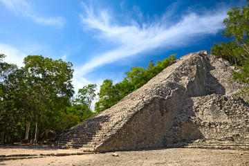 Canvas Print - Mayan Nohoch Mul pyramid in Coba, Mexico