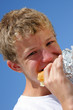 © foto ARts - Döner essender Teenager