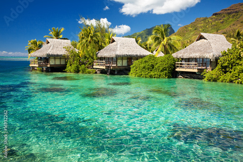 Obraz w ramie Over water bungalow with steps into amazing lagoon