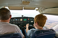 Kind Hat Als Copilot Den Flug Der Cessna übernommen
