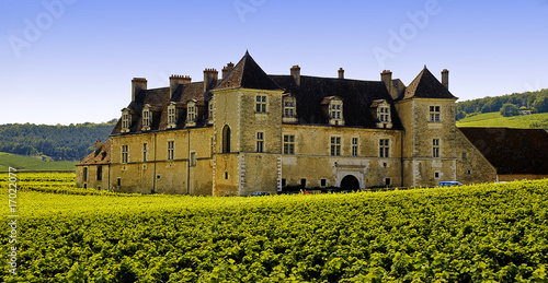 Obraz na płótnie canvas trzyczęściowy "tryptyk" Castle Clos Vougeot, Burgundia