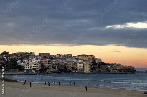 Obraz na płótnie canvas Bondi beach o zmierzchu