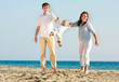 © Alena Yakusheva - happy family on beach