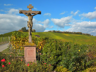 Wall Mural - Wegkreuz im Weinberg