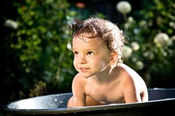  outdoor baby bathing