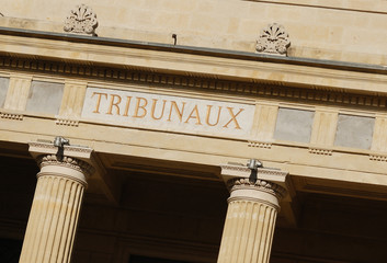 tribunaux