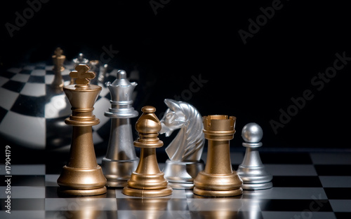Board z aluminiowym obramowaniem Szachy