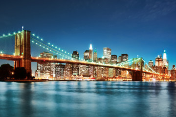 Fototapete - Brooklyn bridge at night