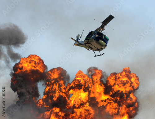 Fotoboard na płycie Helikopter nad ogniem