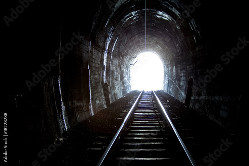 Board z aluminiowym obramowaniem Tunel kolejowy