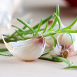 © emmi - garlic - frischer knoblauch und rosmarin