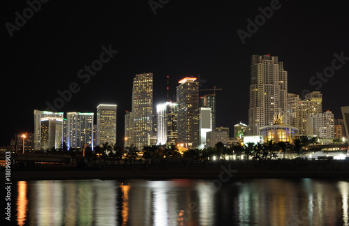 Plakat na papierze fotorealistycznym Centrum Miami w nocy, Floryda USA
