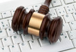 Richterhammer und Tastatur. Rechtssicherheit im Internet
