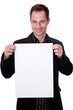 © Sandy Schulze - Mann mit Angebotsschild