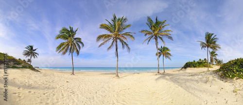 Obraz na płótnie canvas Panorama plaży Santa Maria, Kuba