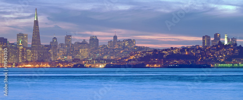 Board z aluminiowym obramowaniem Panorama o wysokiej rozdzielczości san francisco skyline o zmierzchu