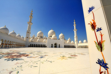 Wall Mural - Scheich Zayed Moschee in Abu Dhabi IX