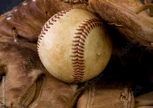 Board z aluminiowym obramowaniem Baseball i rękawiczka