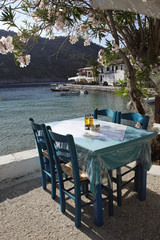 taverna's table and chairs