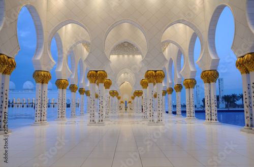 Plakat na papierze fotorealistycznym Sheikh Zayed Meczet w abu dhabi Zjednoczone Emiraty Arabskie