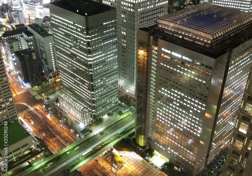 Board z aluminiowym obramowaniem Nocny widok Tokio Shinjuku