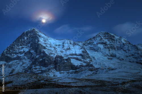 Obraz na płótnie canvas dwuczęściowy "dyptyk" Eiger i moench górskie szczyty w nocy, Szwajcaria