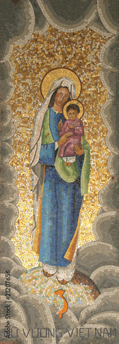 Board z aluminiowym obramowaniem Madonna. 