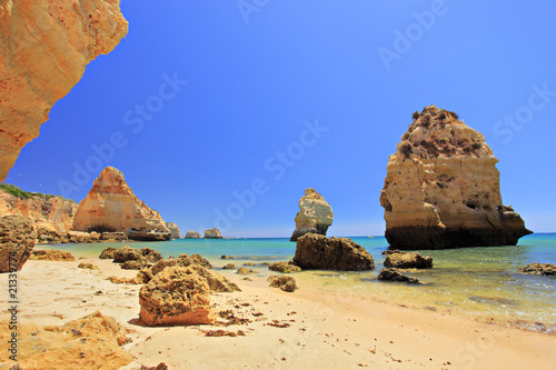Board z aluminiowym obramowaniem Plaża plaży marynarki wojennej w algarve, portugalia